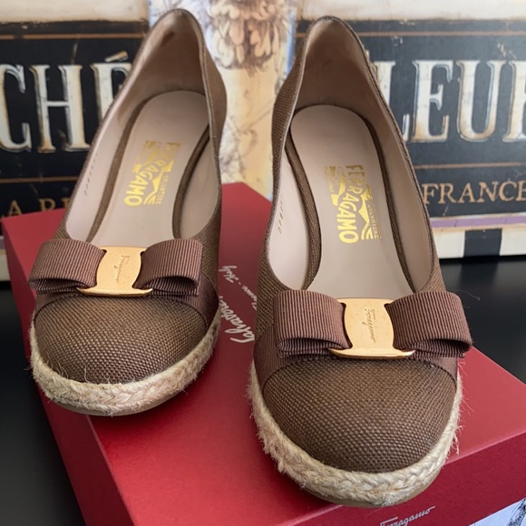 Salvatore Ferrgamo Womens Wedge Sz 9 - Picture 2 of 9